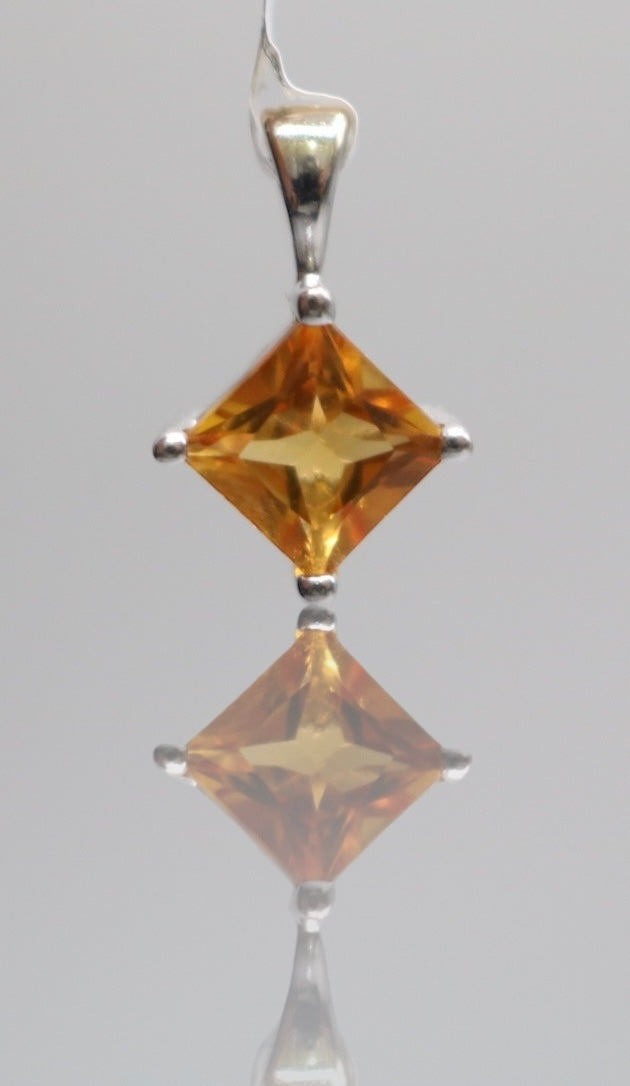 18k White Gold Princess Cut Yellow Citrine Solitaire Pendant