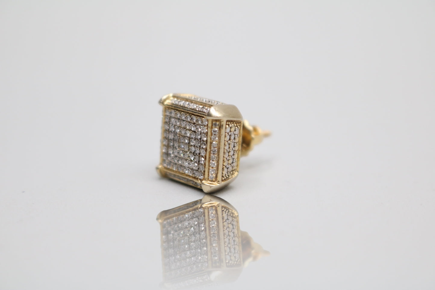 10K Yellow Gold Single Diamond Stud Earring (3.3 Grams)