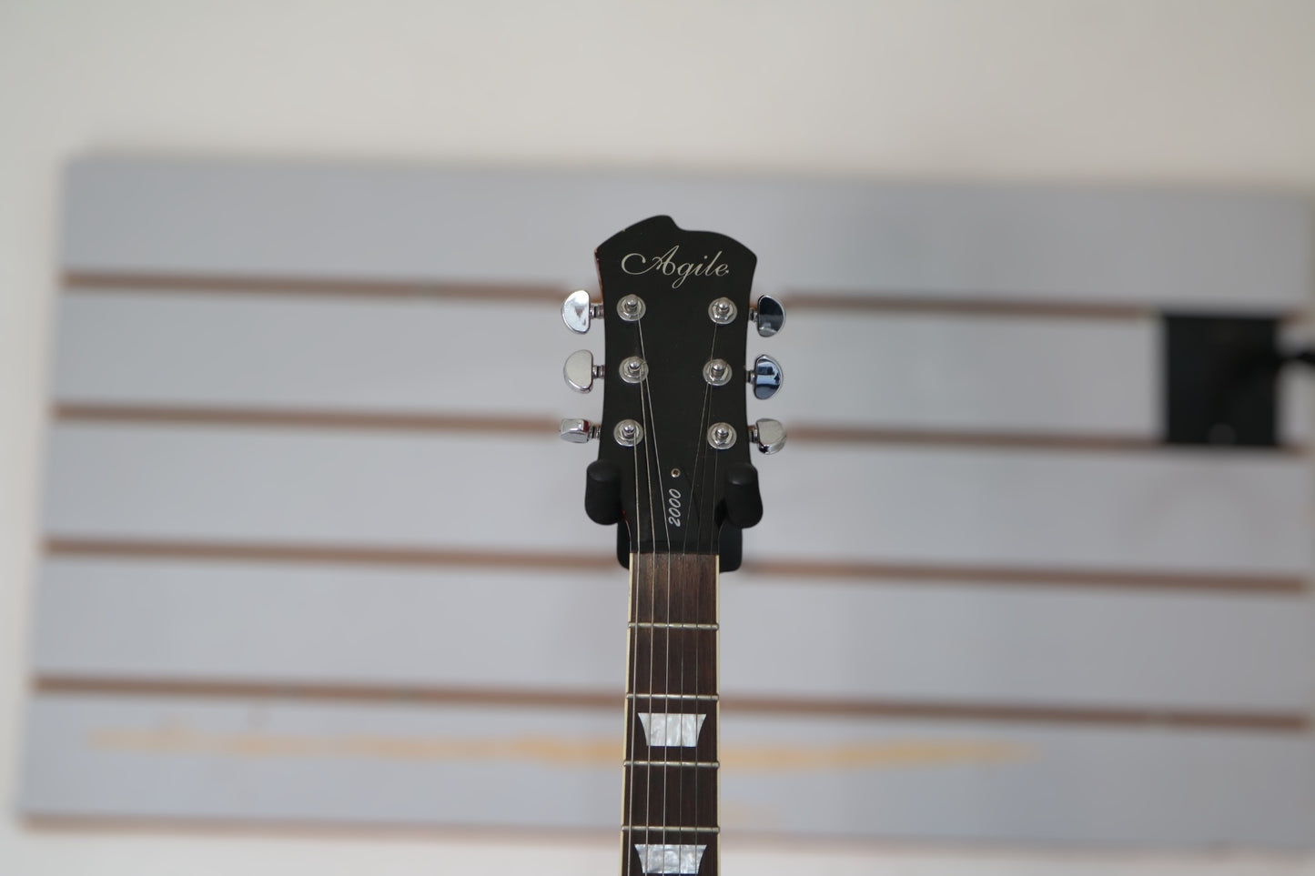 Agile 2000 Cherry Sunburst 6-string Electric Guitar (Local pick-up only)