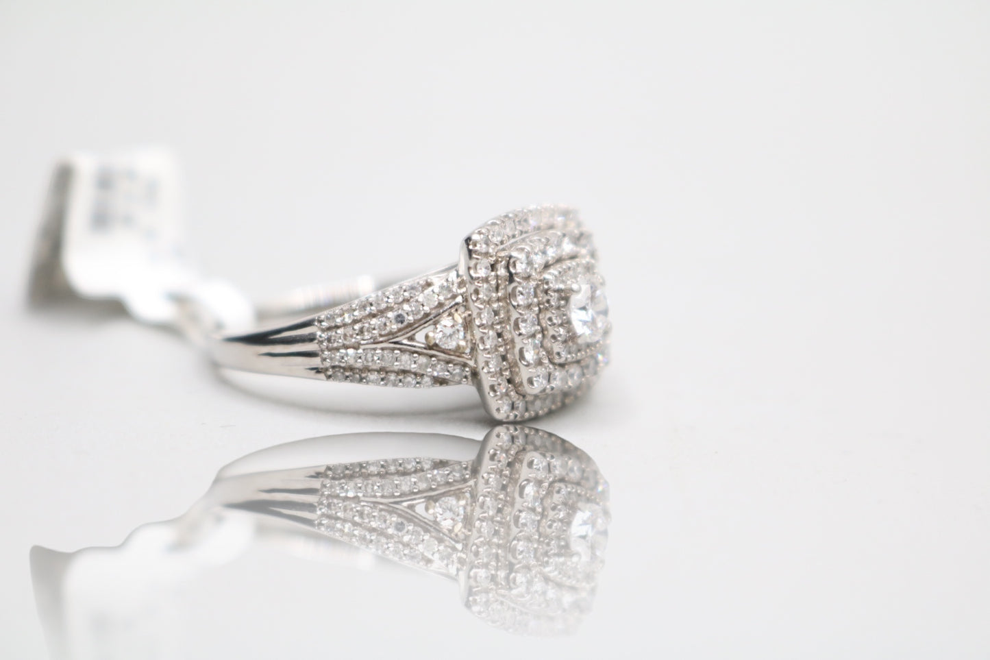 14K White Gold Engagement Halo Ring with Lab Grown Diamonds (0.95 ctw)