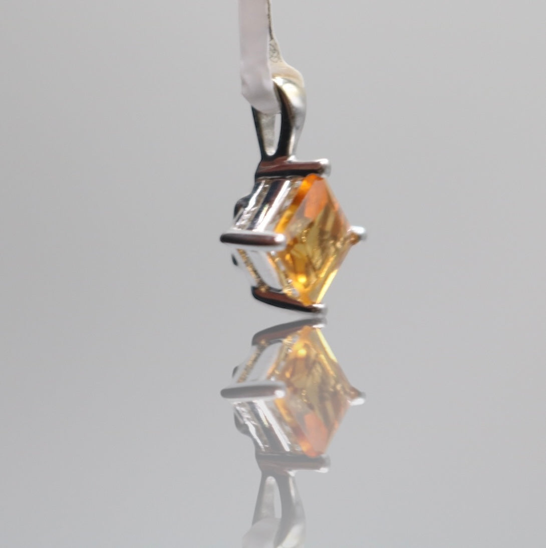 18k White Gold Princess Cut Yellow Citrine Solitaire Pendant