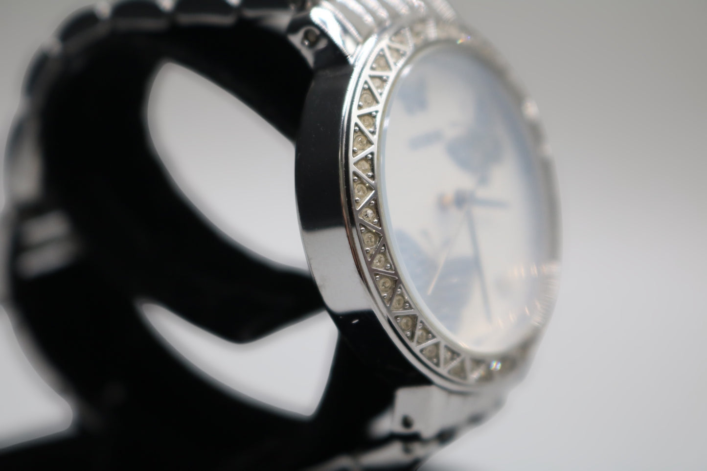 Guess Butterfly Ladies Watch G86013L