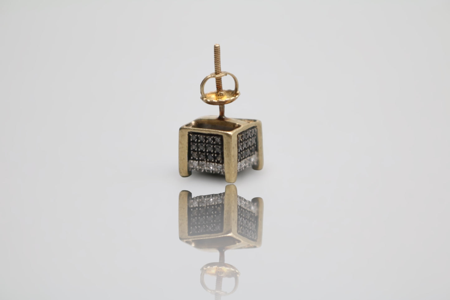 10K Yellow Gold Stud Diamond Single Earring (1.8 Grams)