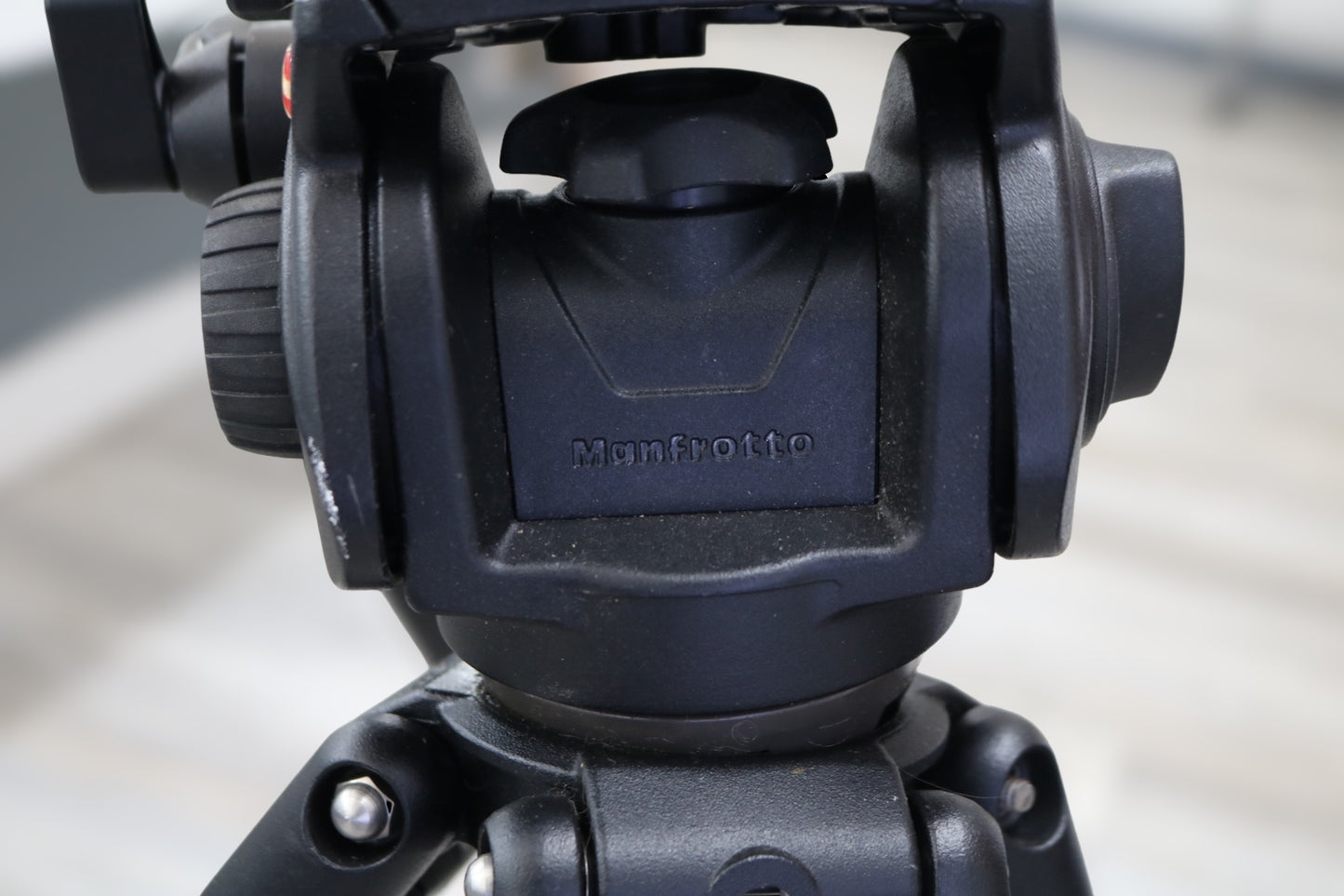 Manfrotto Large Tripod 351MVB2 Model with Bag (Local pick-up only) (Please Read)