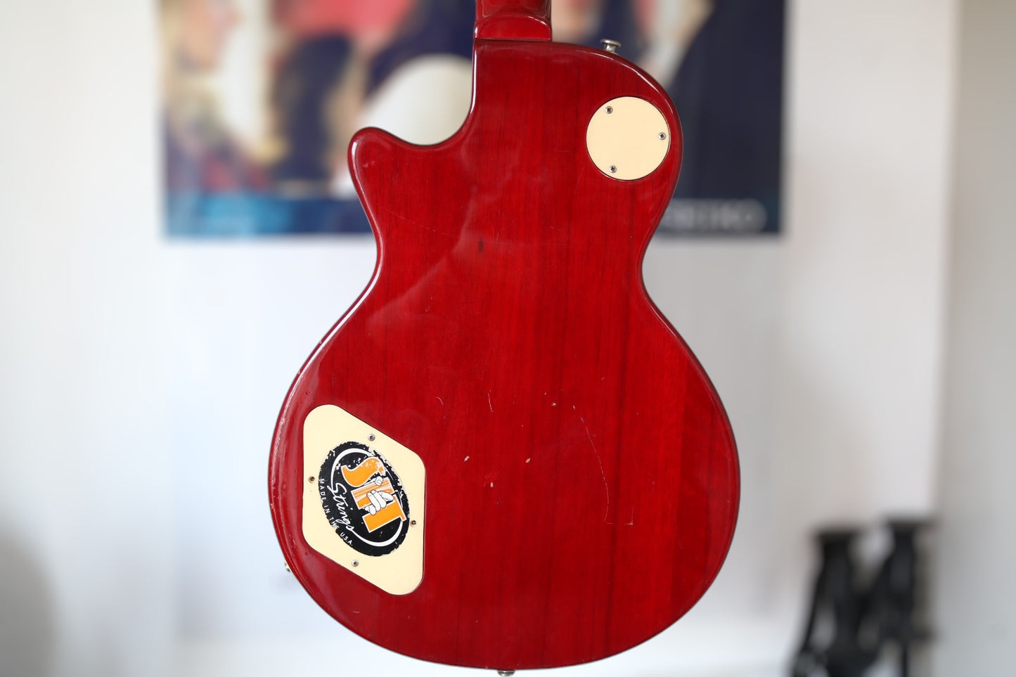 Agile 2000 Cherry Sunburst 6-string Electric Guitar (Local pick-up only)