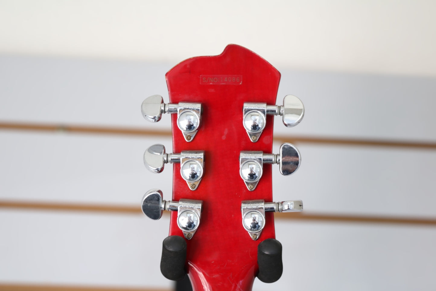 Agile 2000 Cherry Sunburst 6-string Electric Guitar (Local pick-up only)