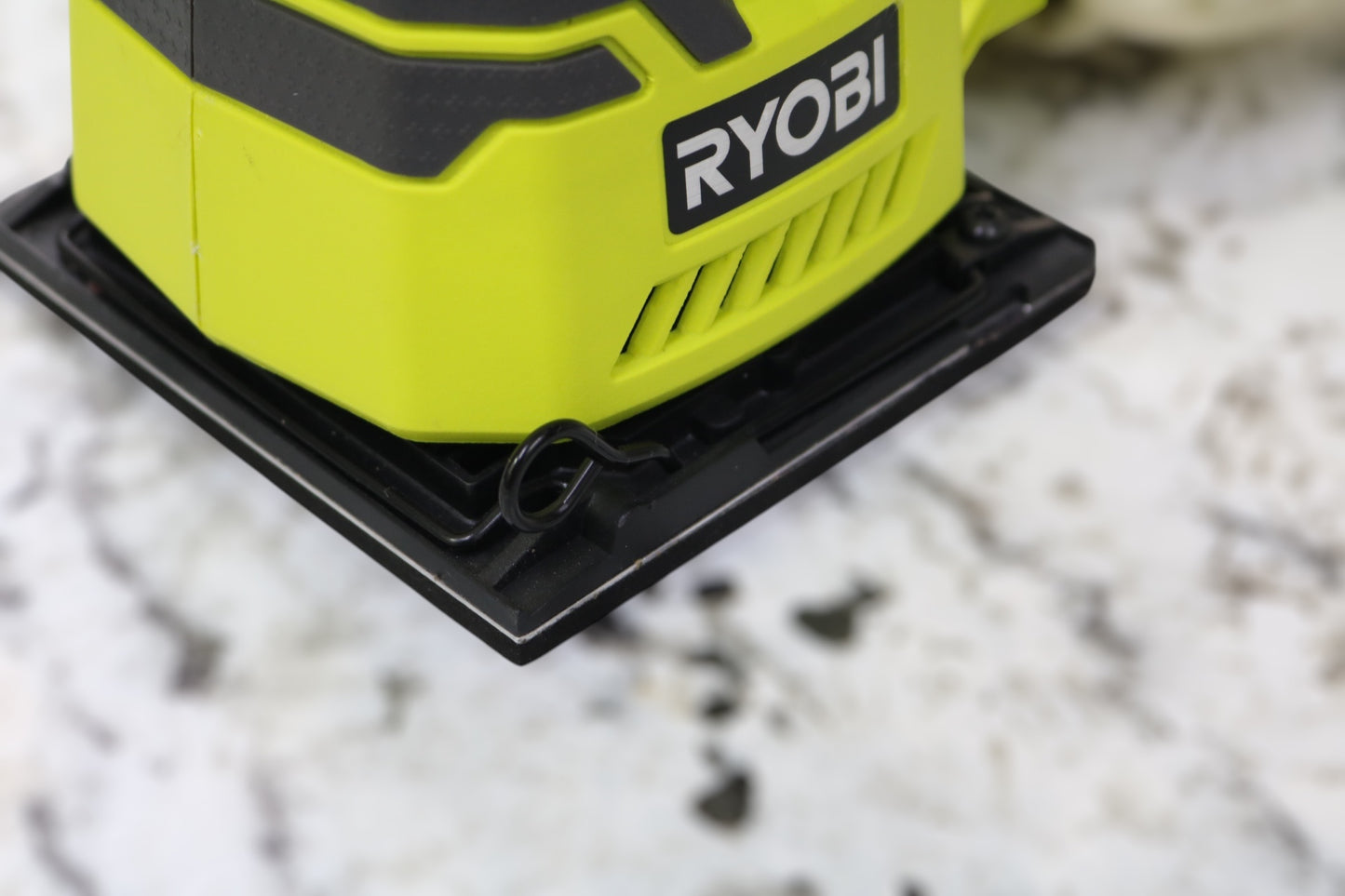 Ryobi P440 Sheet Palm Sander with a Ryobi P190 One+ 18V Battery