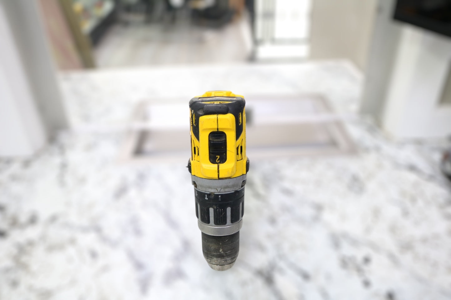 Dewalt DCD796 Hammerdrill with a Battery and Charger