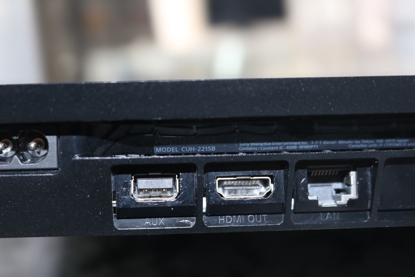 Sony PS4 Slim CUH-2215B 1TB Console