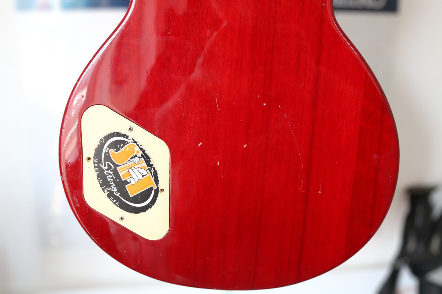 Agile 2000 Cherry Sunburst 6-string Electric Guitar (Local pick-up only)