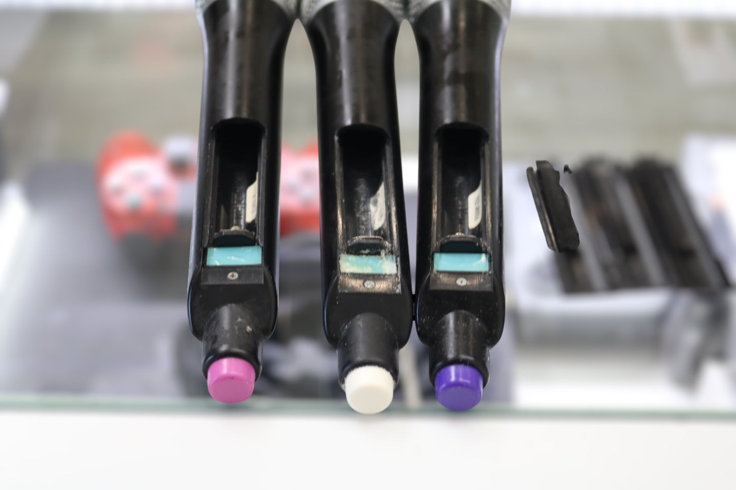 VocoPro UHF-5800, 4 Channel Wireless Microphone System (Local Pick-up only)