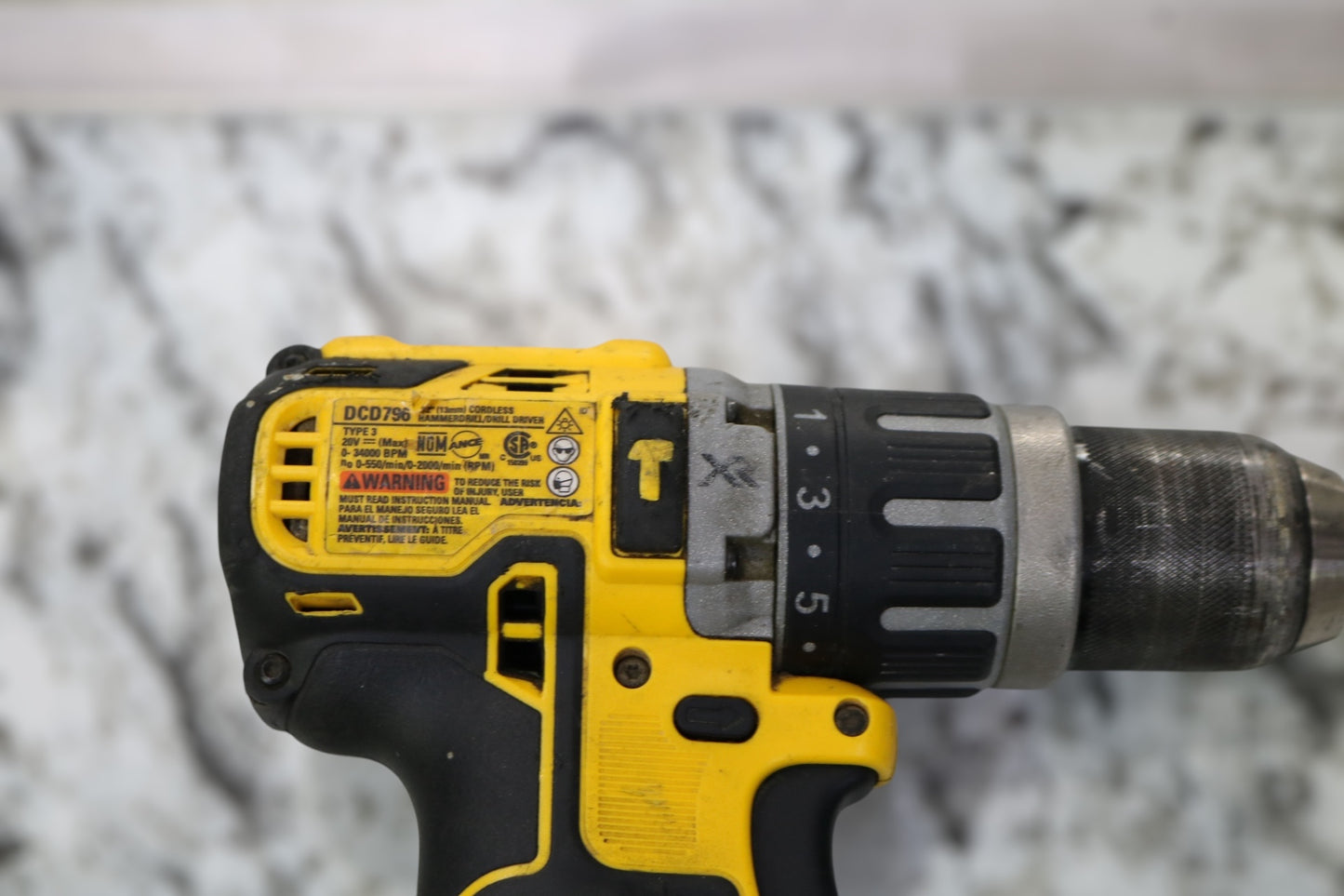Dewalt DCD796 Hammerdrill with a Battery and Charger