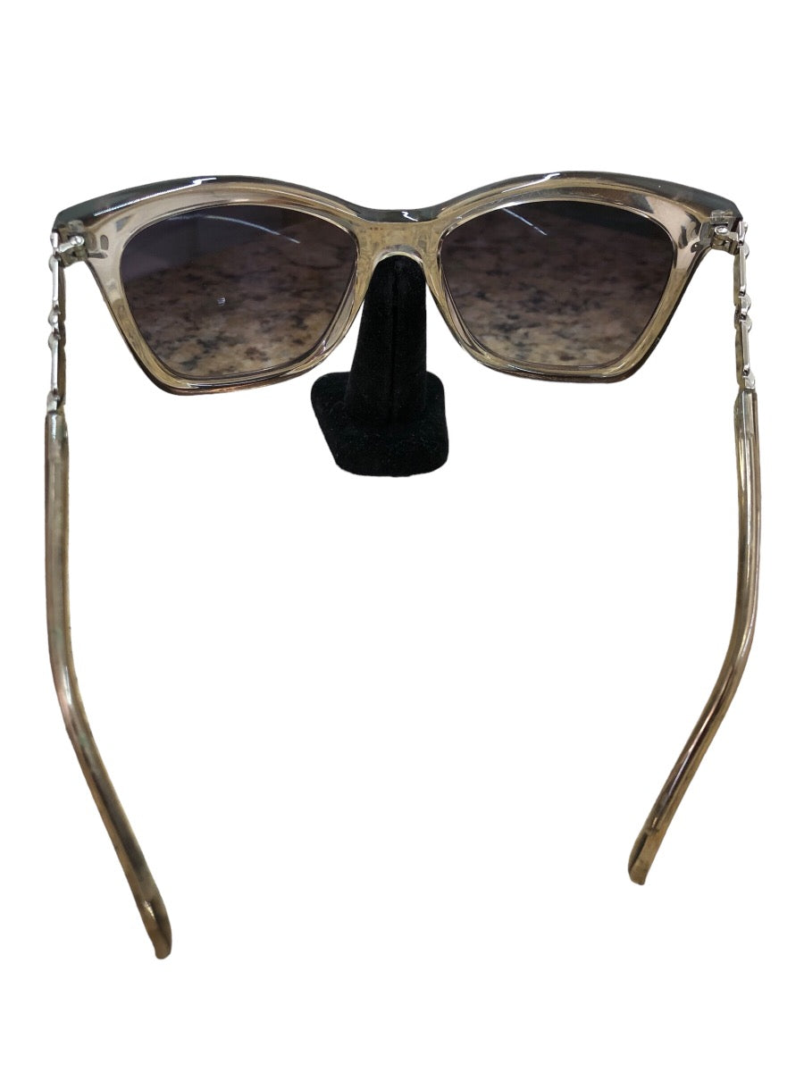 Guess Sunglasses Model 0417