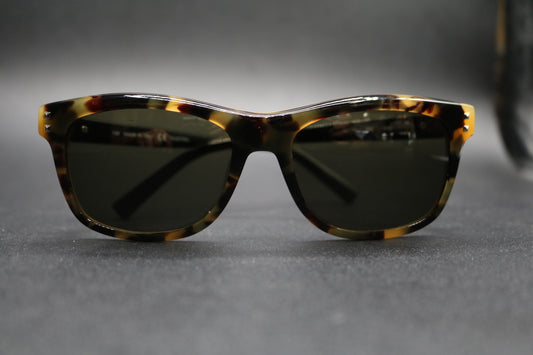Pre-Owned Valentino V653S Sunglasses