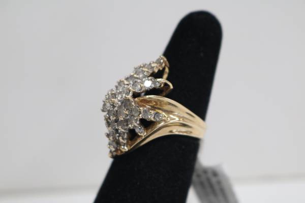10k Yellow Gold Decagram Star Diamond Cluster Ring Size 7 (1.95 CTW)(Local pick-up only)