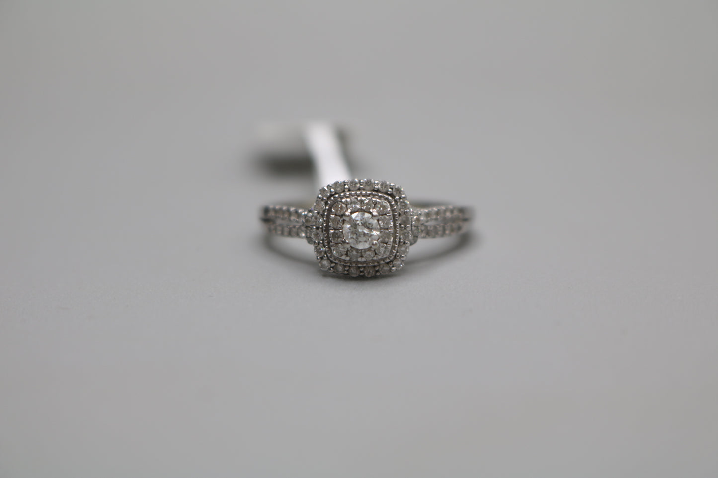 10K White Gold Diamond Engagement Ring (Size 8 & 1/2) (0.78 CTW)