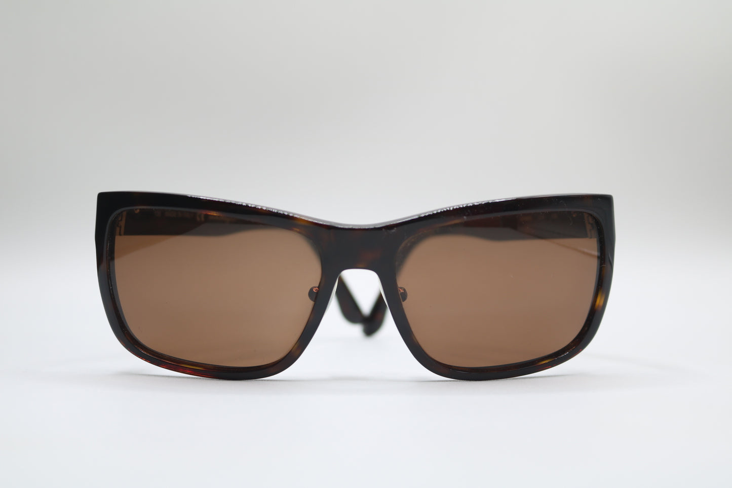 Salvatore Ferragamo SF690S Sunglasses W/ Case