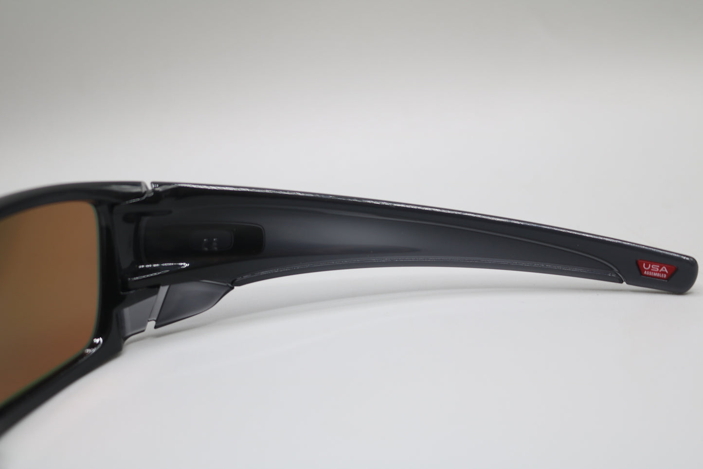 Oakley Fuel Cell OO9096-K060 Rectangle with pouch Sunglasses