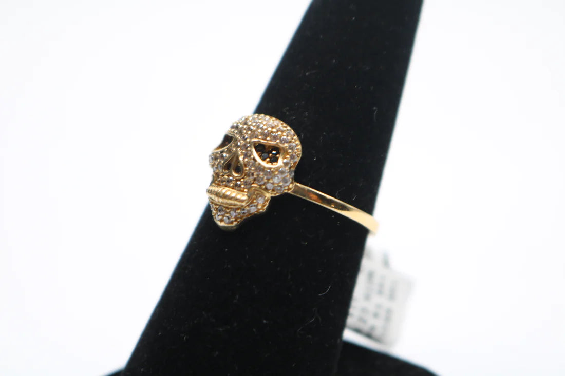 14k Yellow Gold Skull Ring w/Clear and Black Stones (Size 8 3/4)