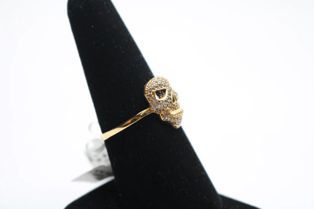 14k Yellow Gold Skull Ring w/Clear and Black Stones (Size 8 3/4)