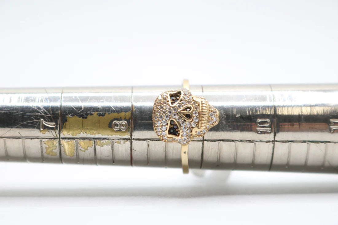 14k Yellow Gold Skull Ring w/Clear and Black Stones (Size 8 3/4)
