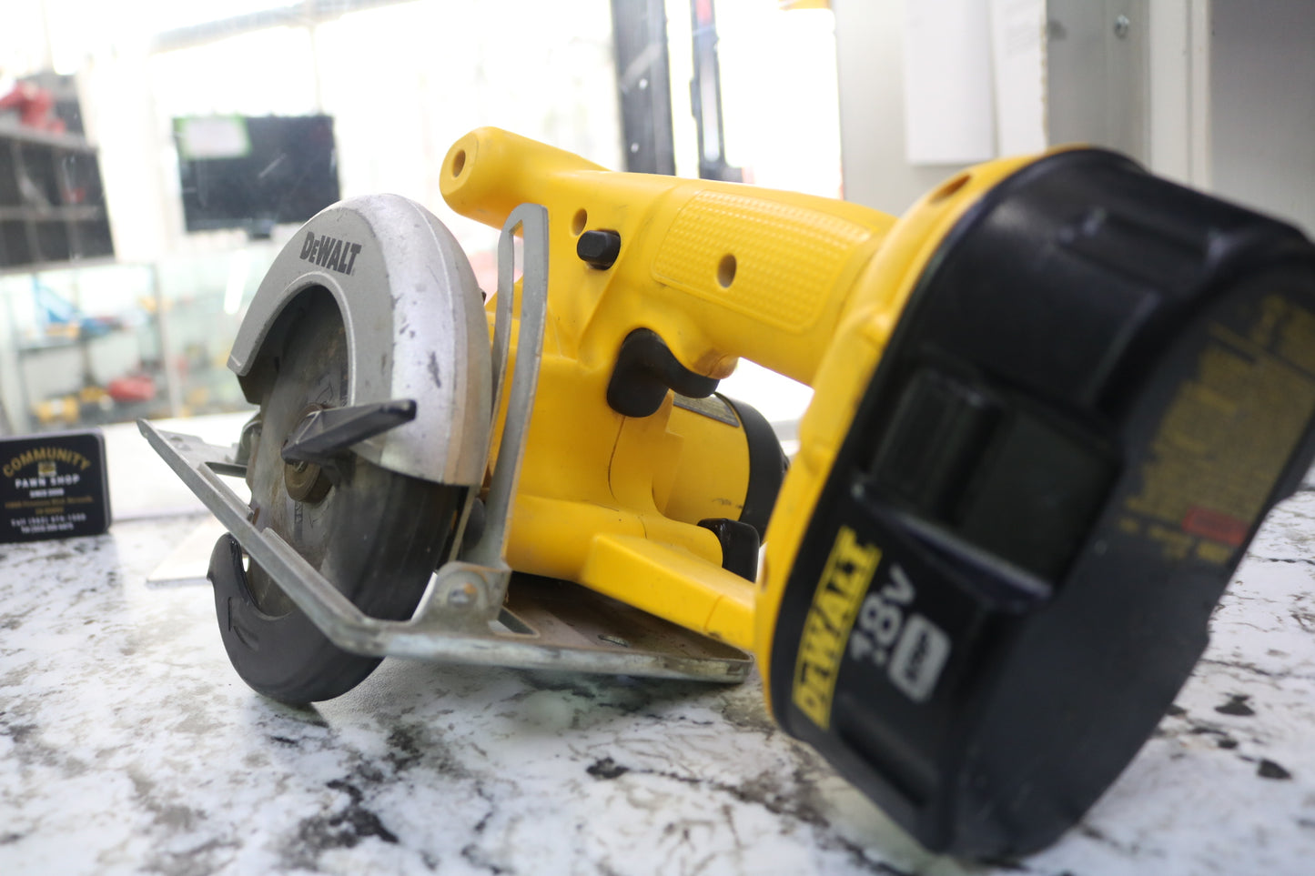 DEWALT DW936 18V CORDLESS CIRCULAR TRIM SAW, 2 Battery + Charger