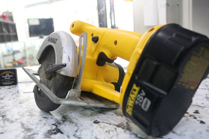 DEWALT DW936 18V CORDLESS CIRCULAR TRIM SAW, 2 Battery + Charger