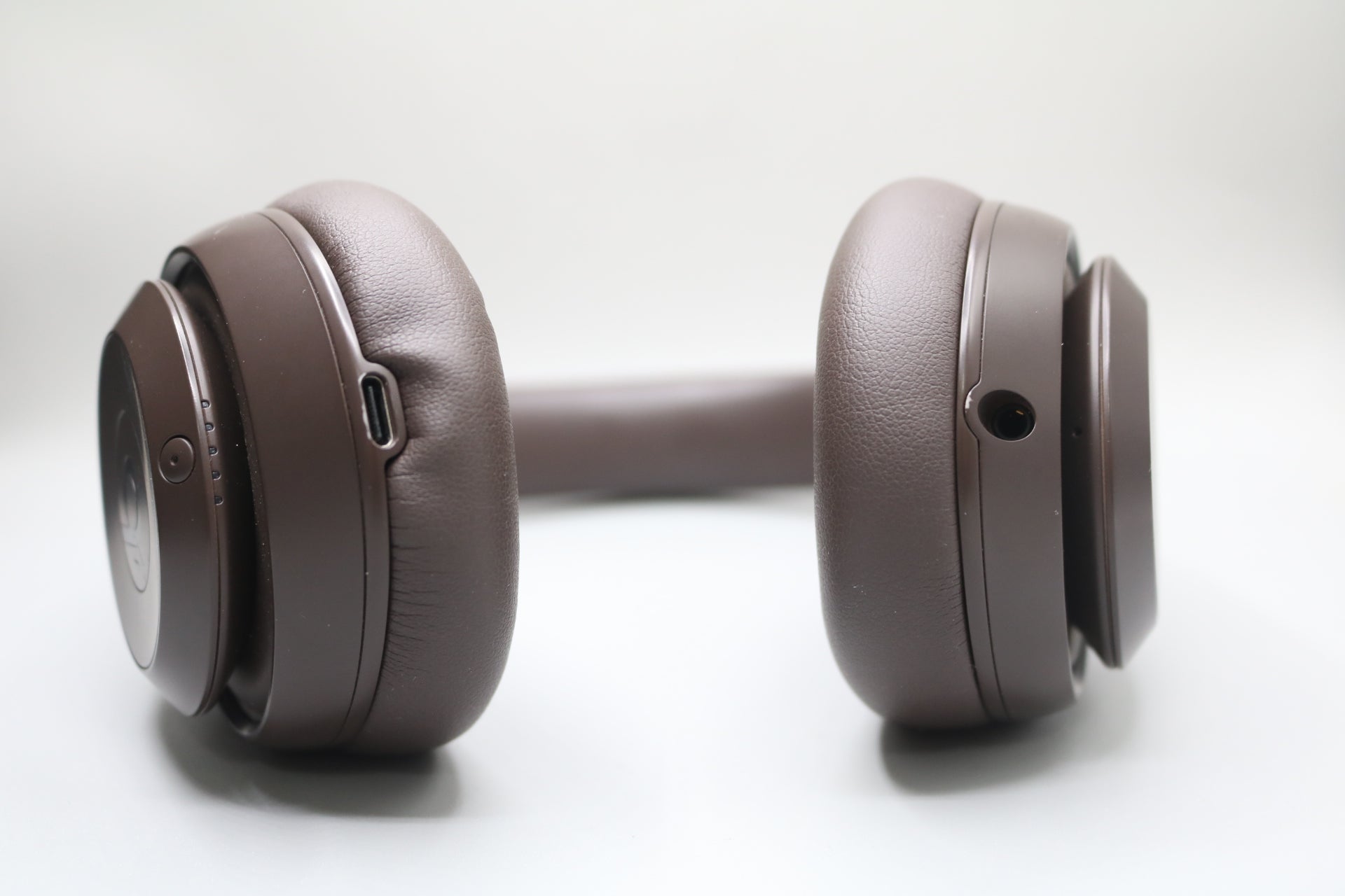 【極美品】Beats Studio Pro A2924 Beats A2924 Studio Pro Wireless Bluetooth Headphones Brown Used | eBay