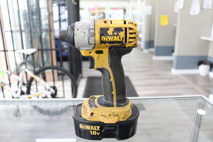 DeWalt DC825 18 Volt 1/4" Impact Driver W/ Battery
