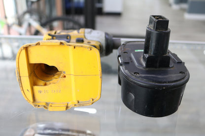 DeWalt DC825 18 Volt 1/4" Impact Driver W/ Battery