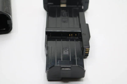 Canon Charger and NEEWER Battery Grip for Canon EOS 550D/600D/650D/700D Rebel T2i/T3i/T4i/T5i