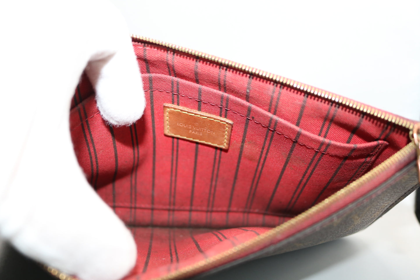 Louis Vuitton Neverfull Monogram Wallet