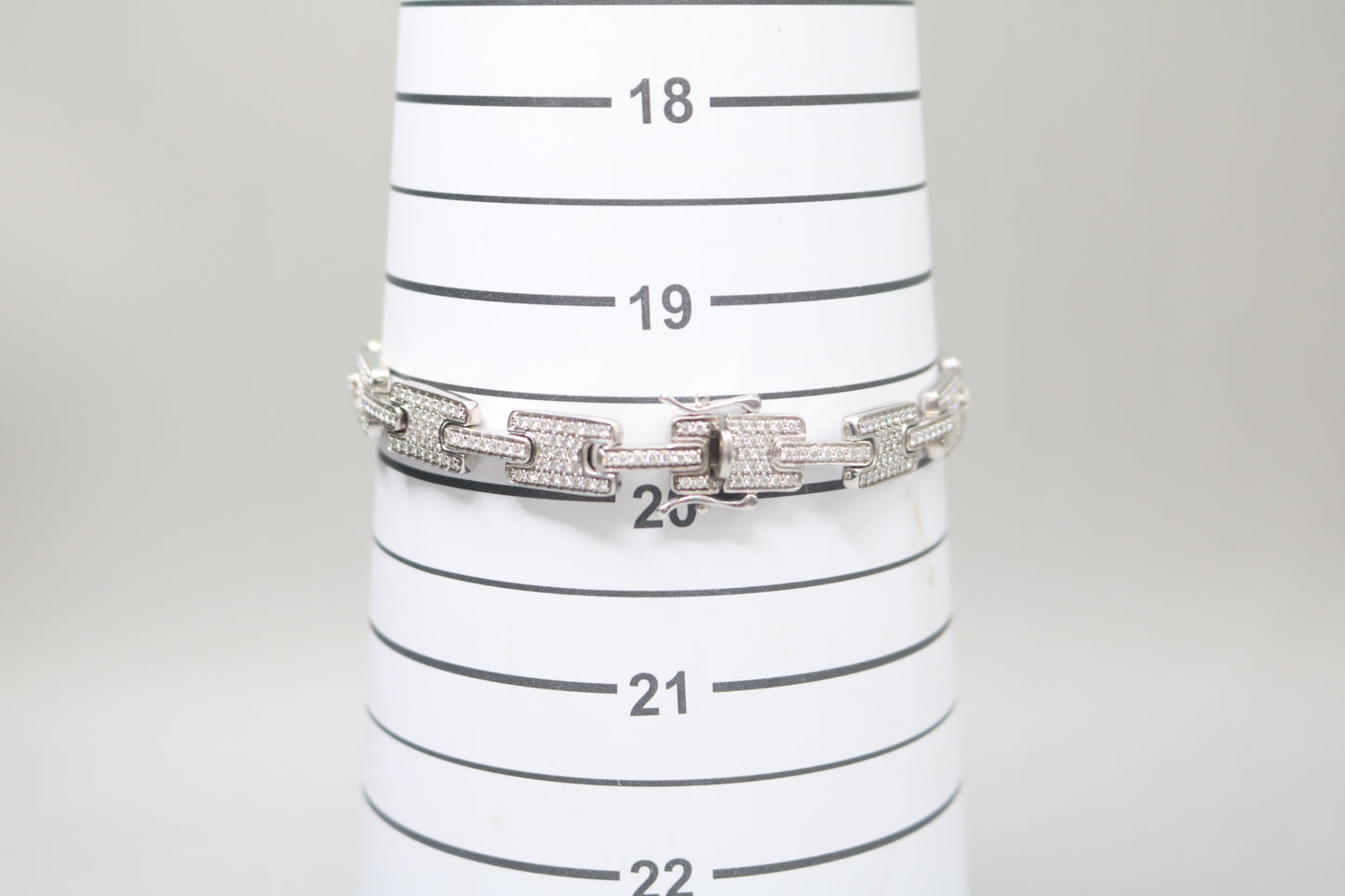 14K White Gold Lab Grown Diamond Track Bracelet (4.03 CTW) (8.25 Inches)