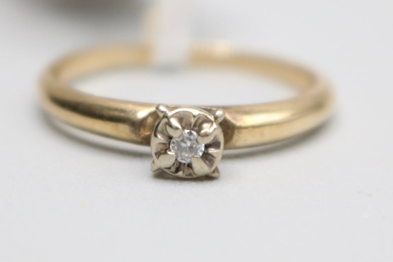 10K Yellow Gold Solitaire Diamond Engagement Ring (Size 6)