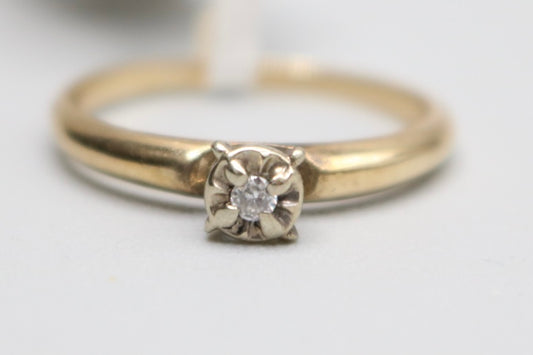 10K Yellow Gold Solitaire Diamond Engagement Ring (Size 6)