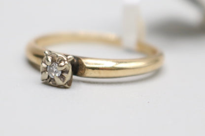 10K Yellow Gold Solitaire Diamond Engagement Ring (Size 6)