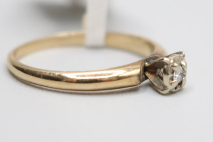 10K Yellow Gold Solitaire Diamond Engagement Ring (Size 6)