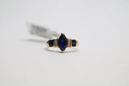 14k Yellow Gold Past, Present, And Future Lady's Ring (Size 5 3/4)