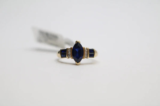 14k Yellow Gold Past, Present, And Future Lady's Ring (Size 5 3/4)