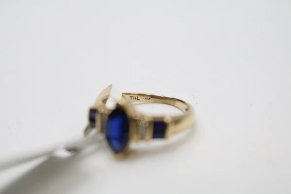 14k Yellow Gold Past, Present, And Future Lady's Ring (Size 5 3/4)