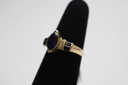 14k Yellow Gold Past, Present, And Future Lady's Ring (Size 5 3/4)