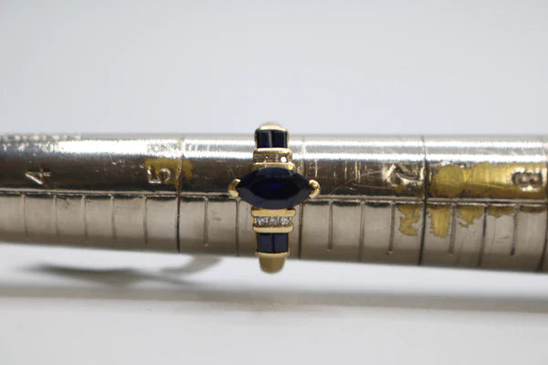 14k Yellow Gold Past, Present, And Future Lady's Ring (Size 5 3/4)