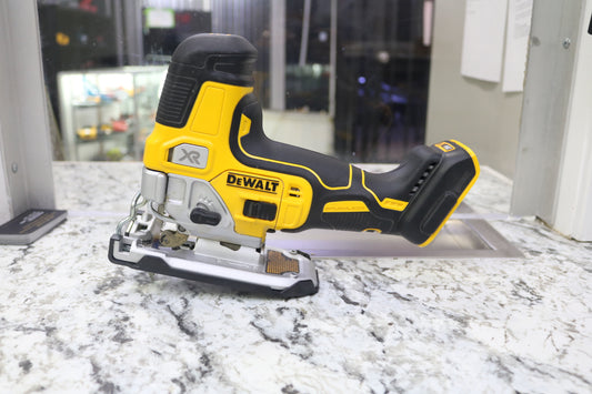DEWALT XR Cordless Jig Saw Barrel Grip 20V MAX DCS335