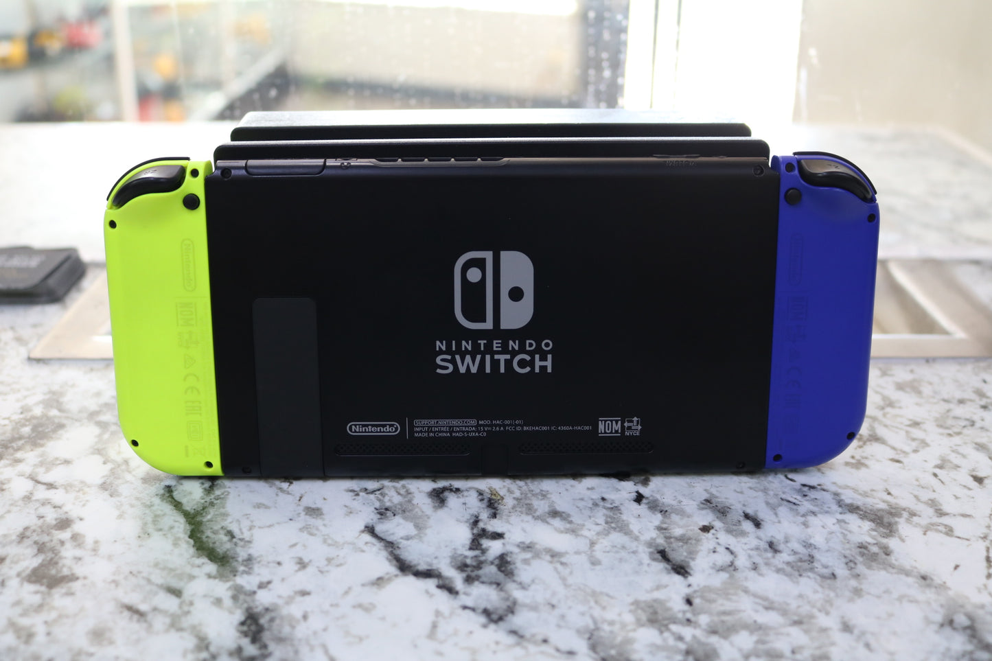Nintendo Switch HAC-001(-01) Blue and Lime Green