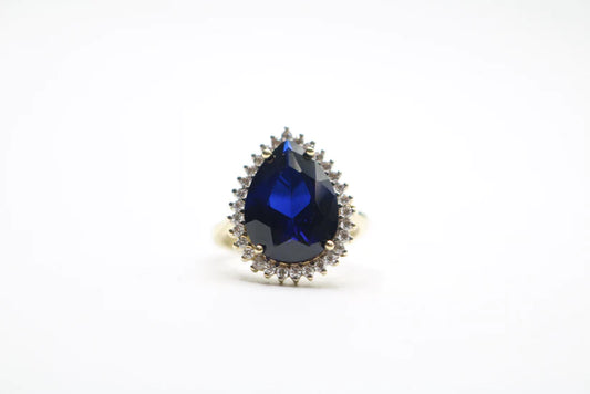 14k Yellow Gold Pear Shape Blue Spinel Gemstone Ring (Size 9)