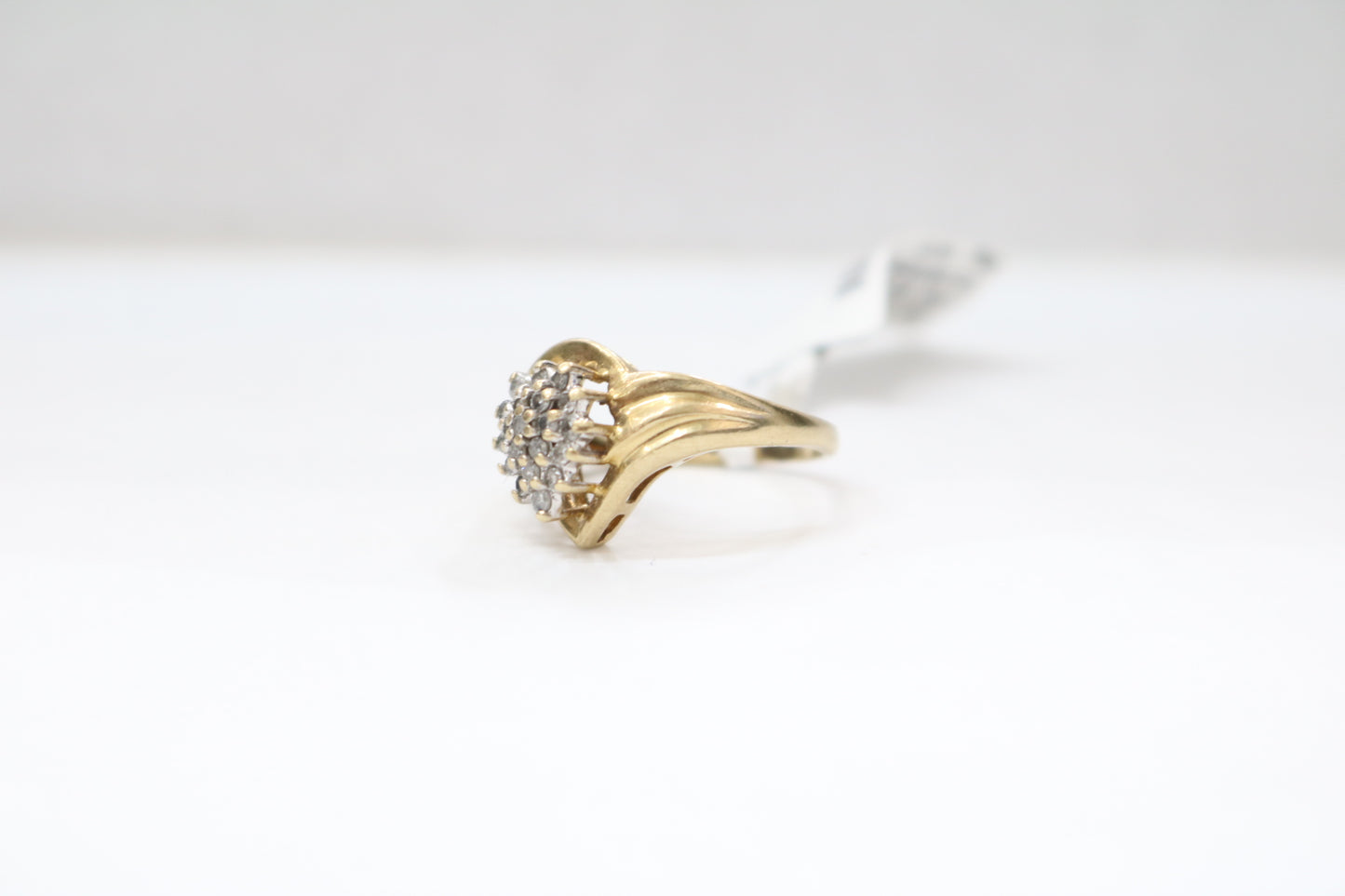 10K Yellow Gold Cluster Diamond Ring (Size 5 1/4) (0.20 CTW)