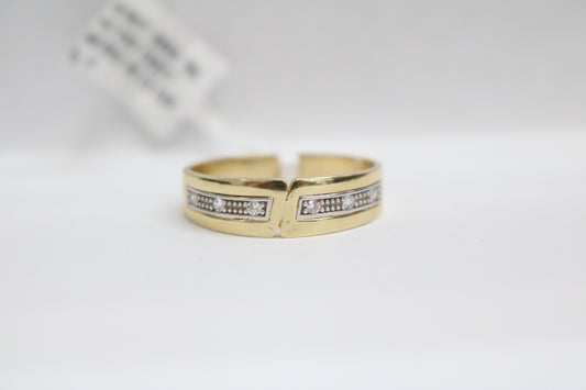 14K Two Tone Band Ring with Clear Stones (Size 10)