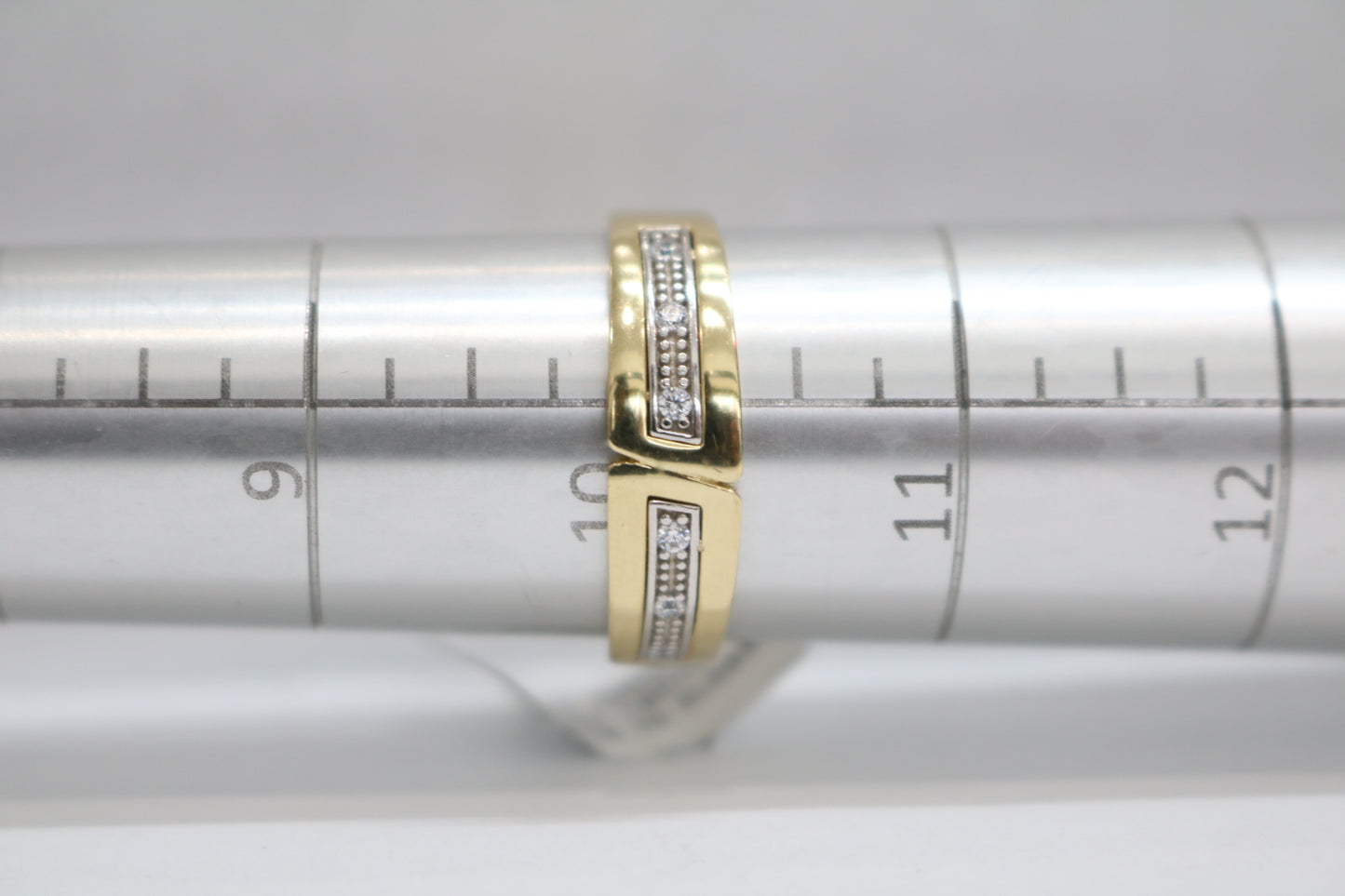 14K Two Tone Band Ring with Clear Stones (Size 10)