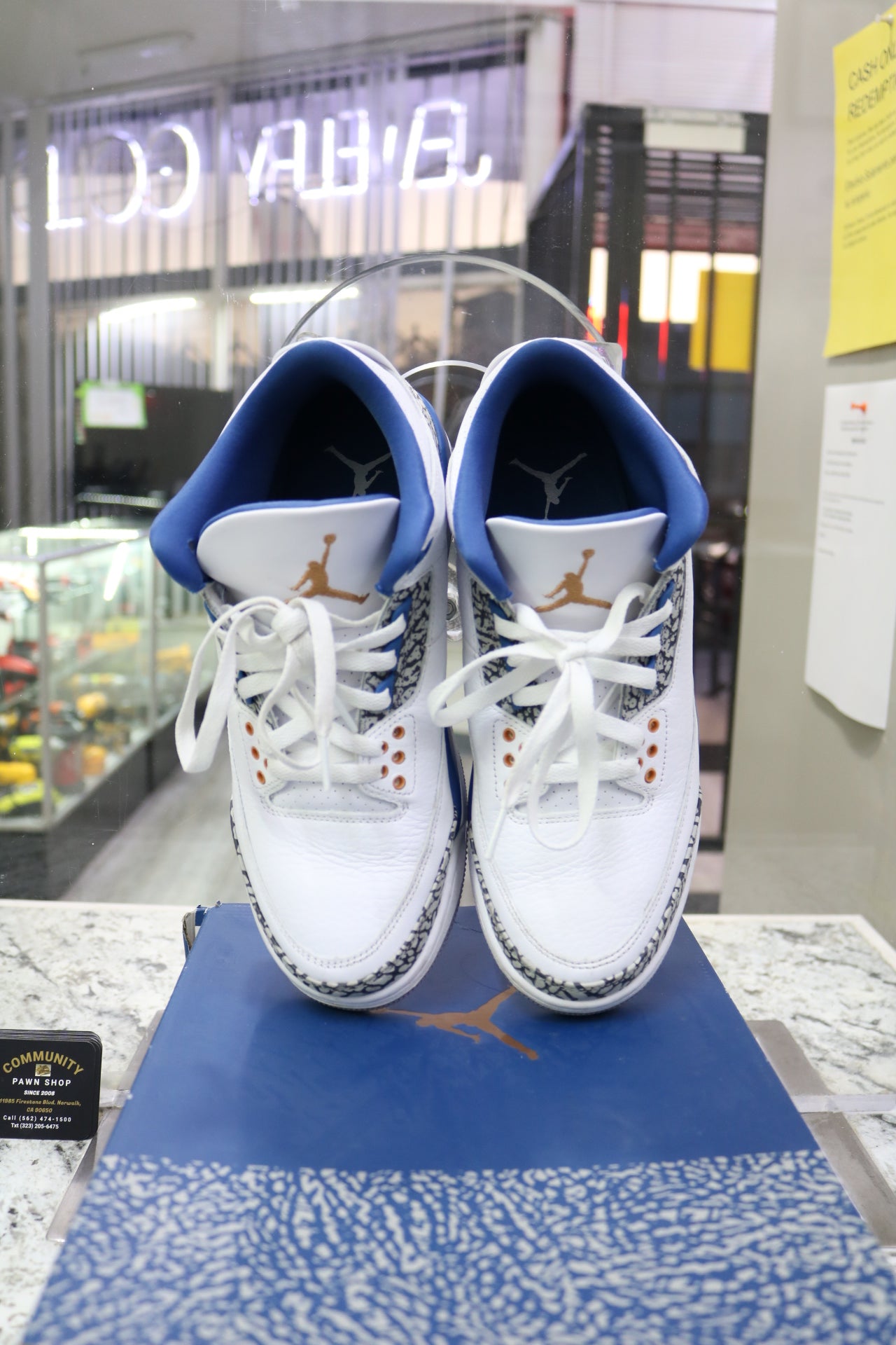 Air Jordan 3 Retro Wizards (8.5 Men's) sneakers