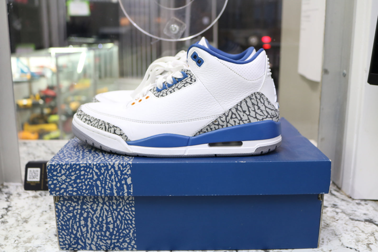 Air Jordan 3 Retro Wizards (8.5 Men's) sneakers